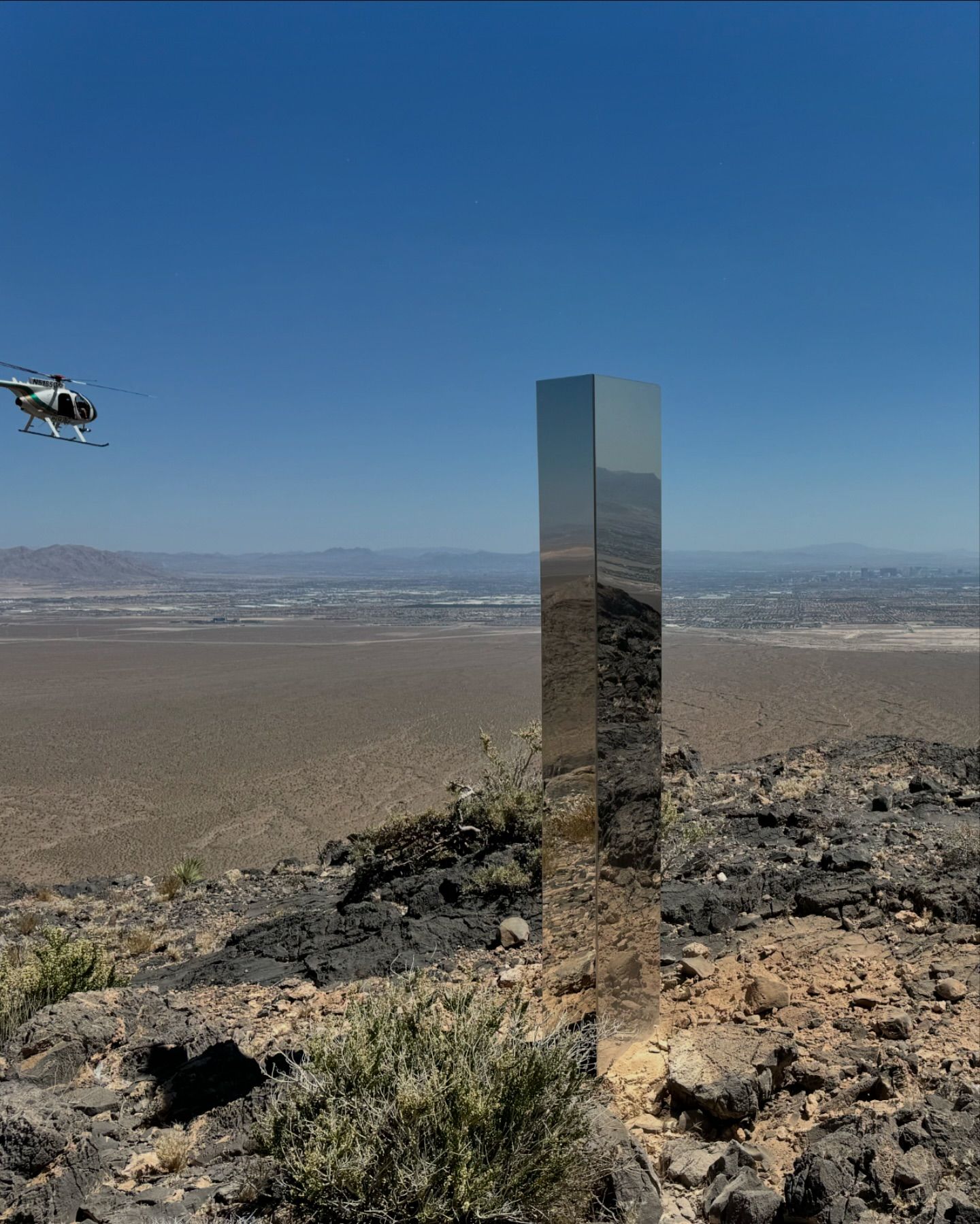 Моноліти повертаються? Загадкова плита з'явилася через 4 роки у новому місці